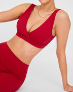 Sujetador deportivo Legacy Ultimate con cuello en V
